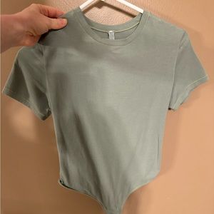 Skims fits everybody bodysuit XL. Never worn. Perfect condition